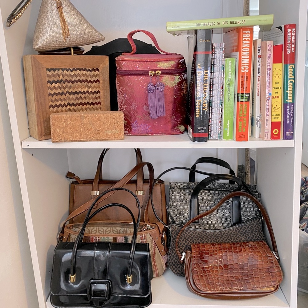 see something you like ? head to our closet 🧺🤎